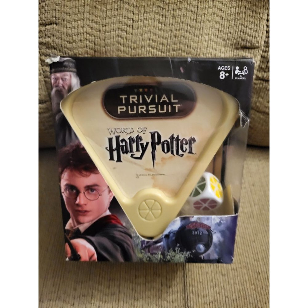 TRIVIAL PURSUIT Harry Potter (Quickplay Edition) | Trivia Game Questions